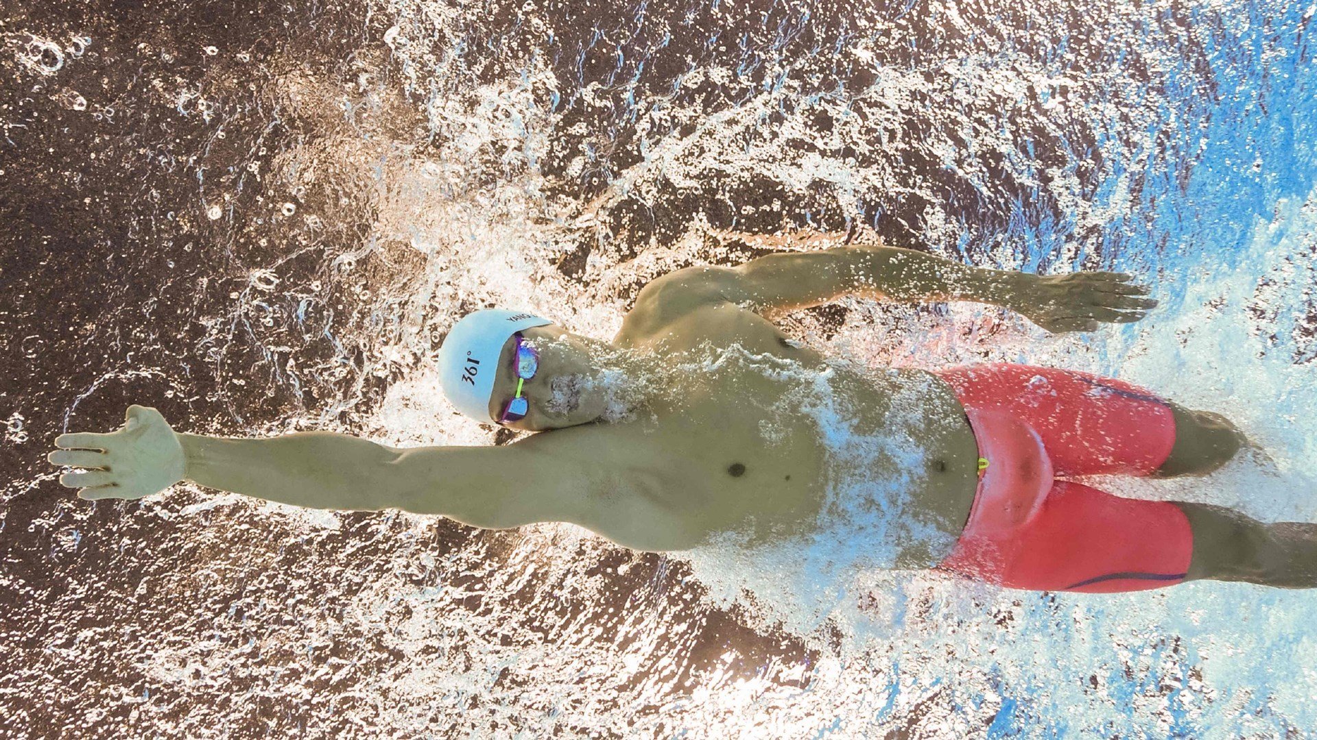 VAR回放导致赛场讨论热度飙升，有var的联赛